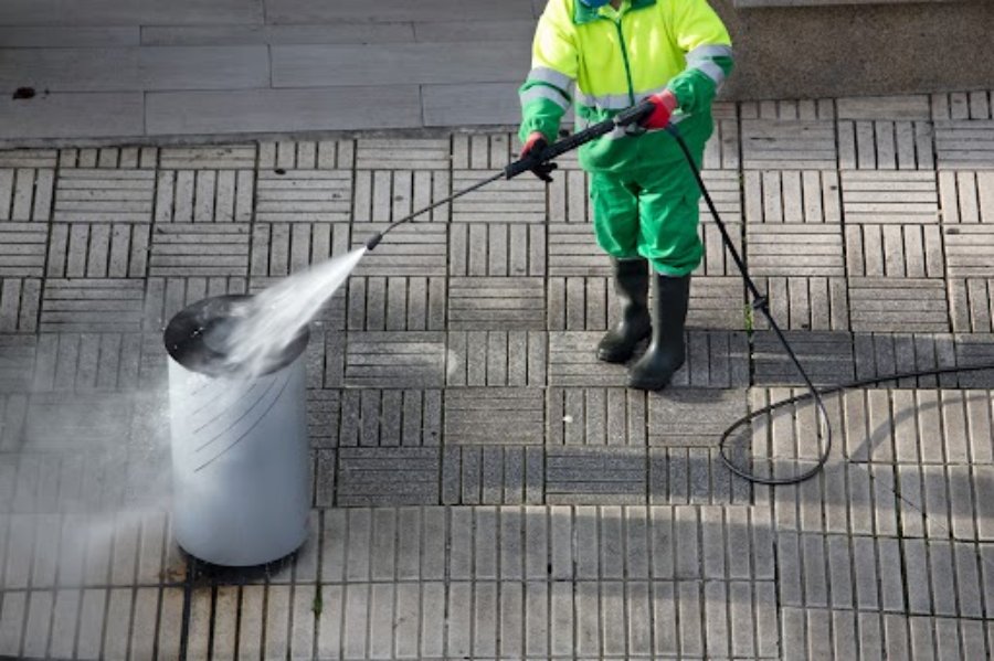 Trash Can Cleaning